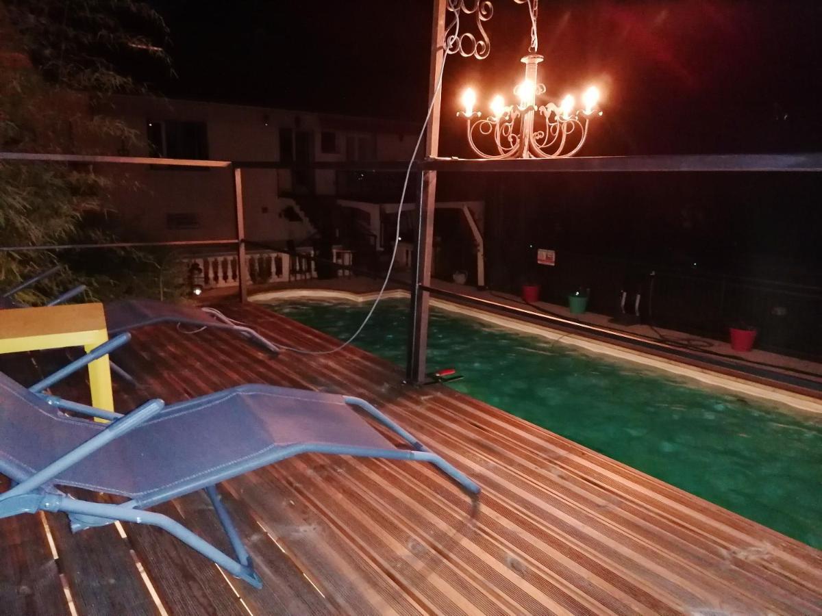 Appartement Lumineux A Voreppe Avec Piscine Екстериор снимка